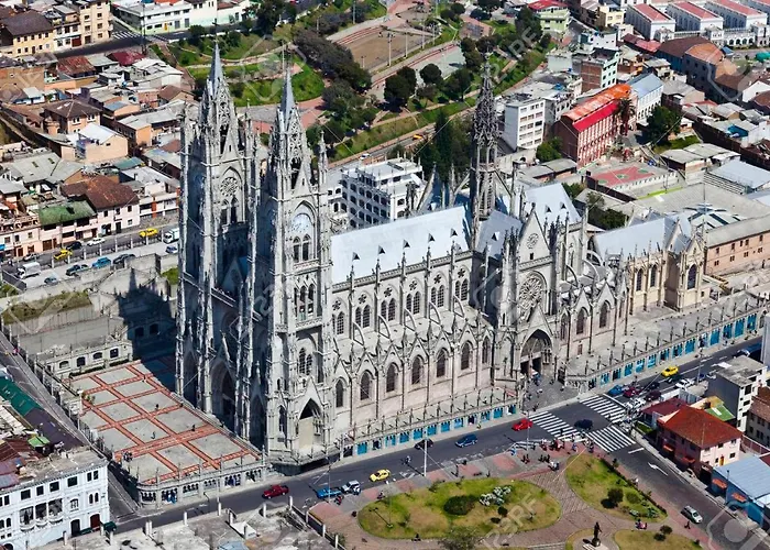 Departamento Junto A La Basilica Voto Nacional - Quito