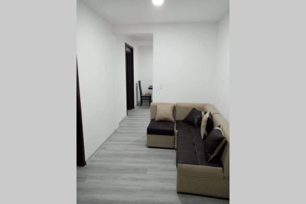 Departamento Junto A La Basilica Voto Nacional - Quito
