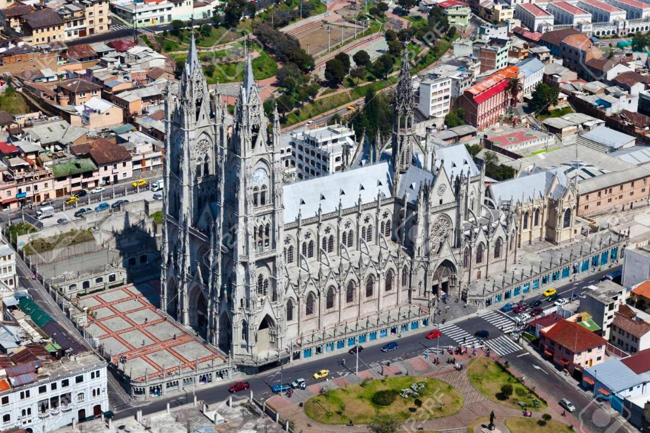 Departamento Junto A La Basilica Voto Nacional - Quito